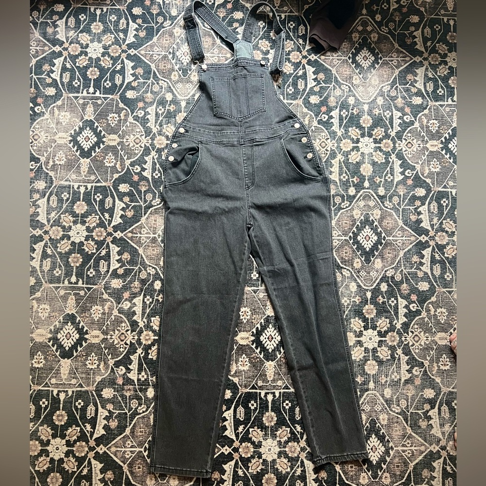 Black/gray overalls